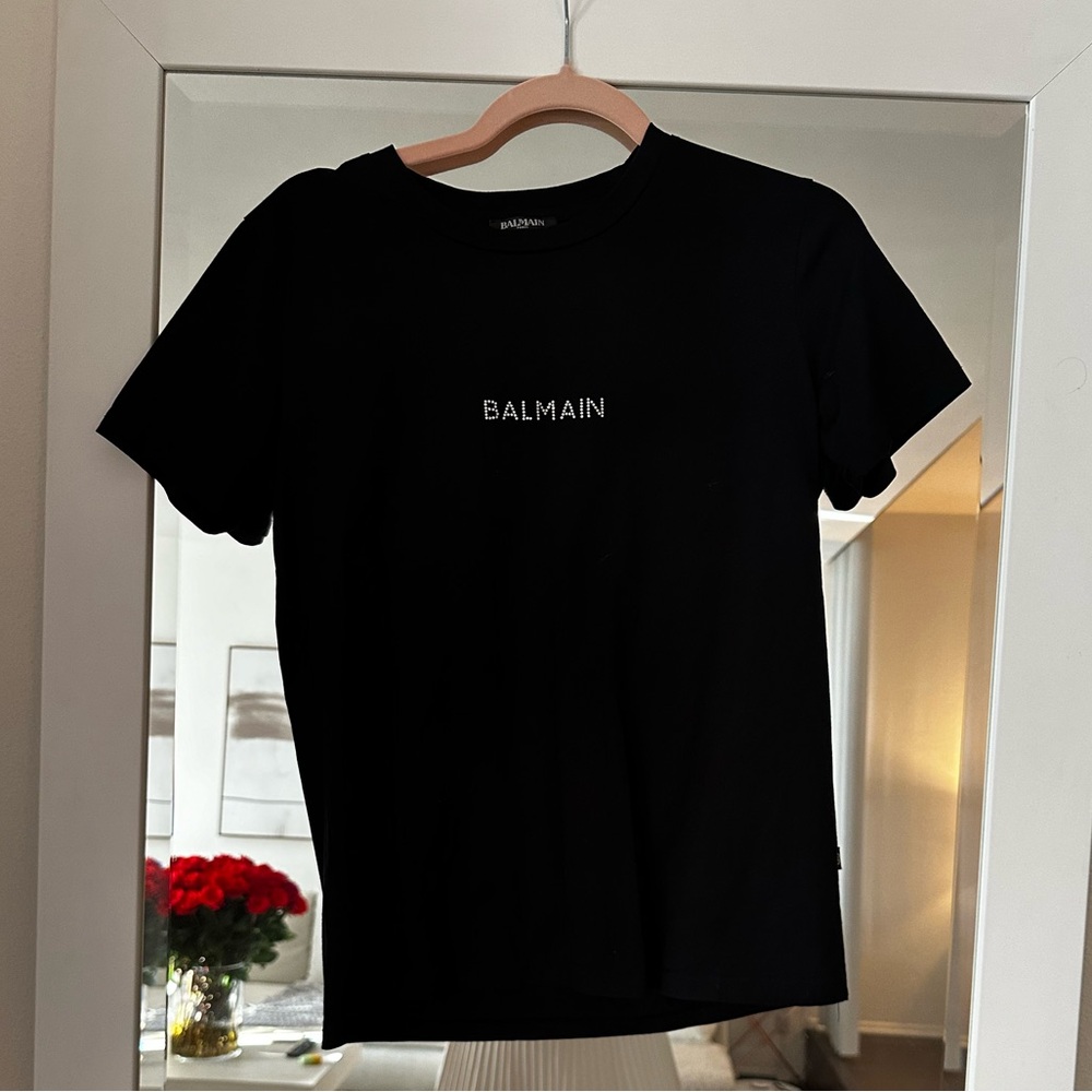 Balmain t-shirt, fits size M, in very good condition.